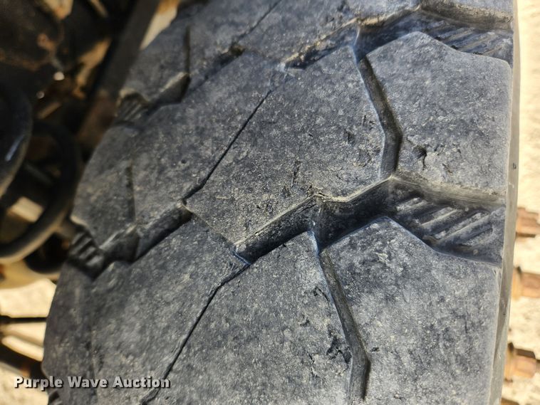 image for item KT9398 2014 Dodge Ram 5500HD  bucket truck