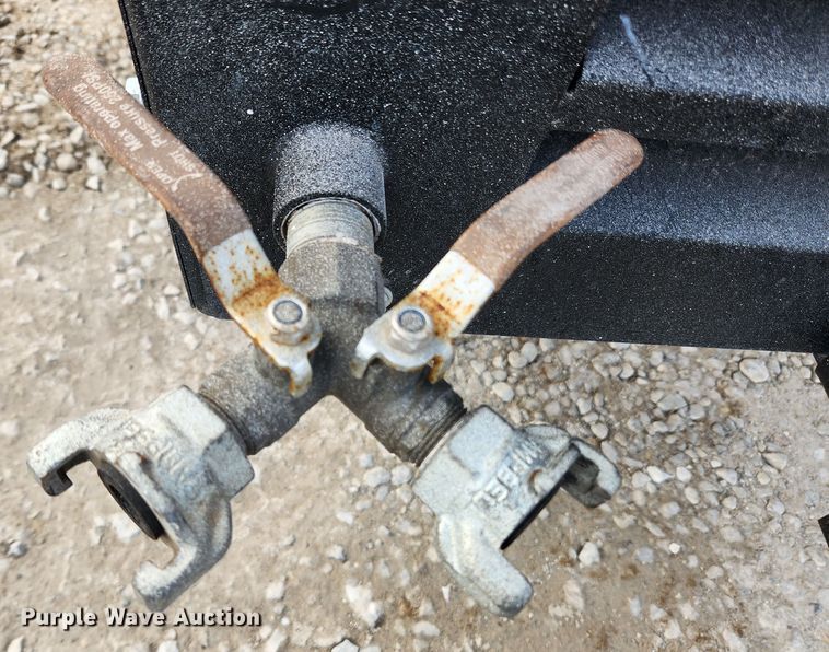 image for item KT9401 2018 Sullair 185  air compressor