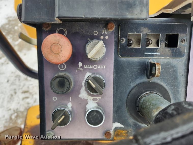 image for item KT9413 1996 Dynapac CC102  double drum vibratory roller