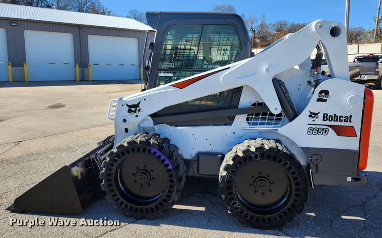 image for item KT9441 2014 Bobcat S650  skid steer loader