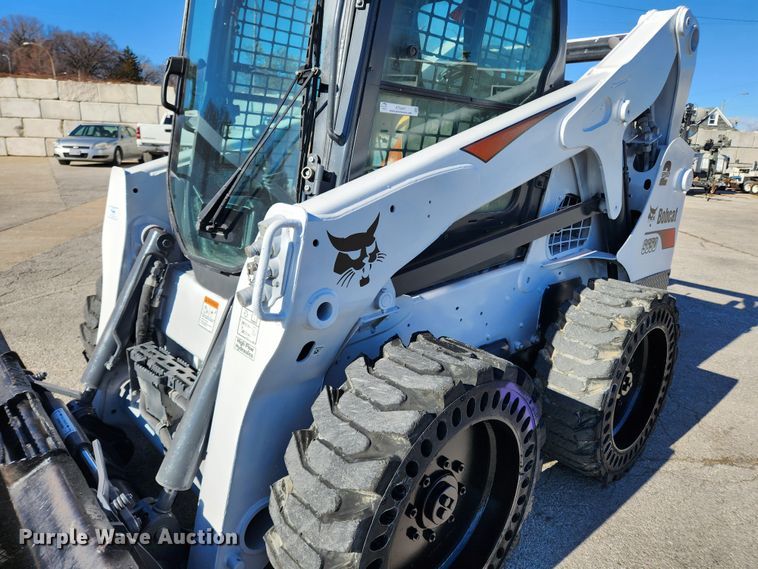 image for item KT9441 2014 Bobcat S650  skid steer loader