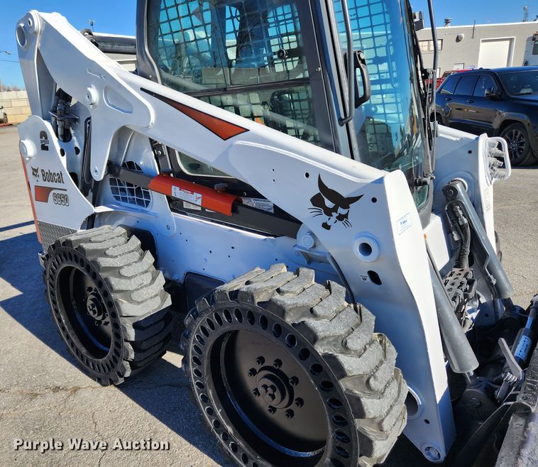 image for item KT9441 2014 Bobcat S650  skid steer loader