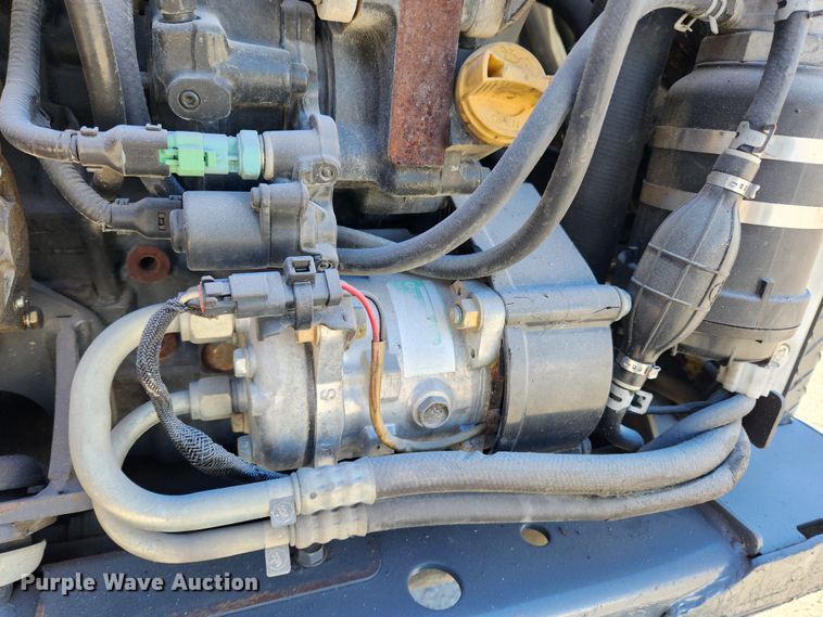 image for item KT9441 2014 Bobcat S650  skid steer loader