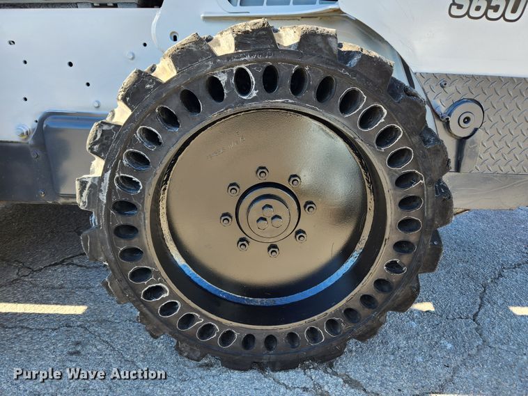 image for item KT9441 2014 Bobcat S650  skid steer loader