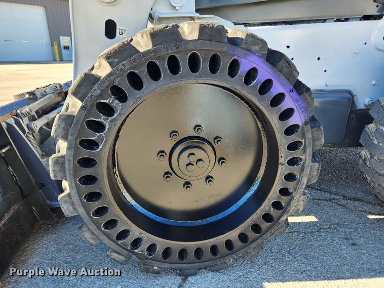 image for item KT9441 2014 Bobcat S650  skid steer loader