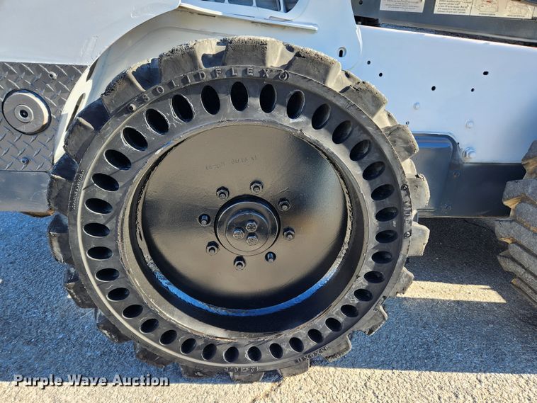 image for item KT9441 2014 Bobcat S650  skid steer loader