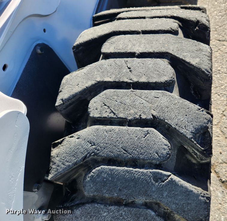 image for item KT9441 2014 Bobcat S650  skid steer loader