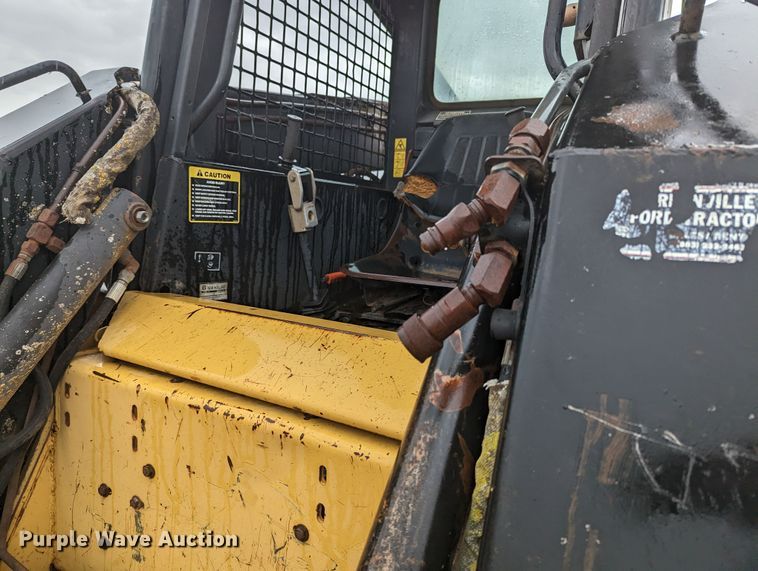 image for item LF9552 1996 New Holland LX865  skid steer loader