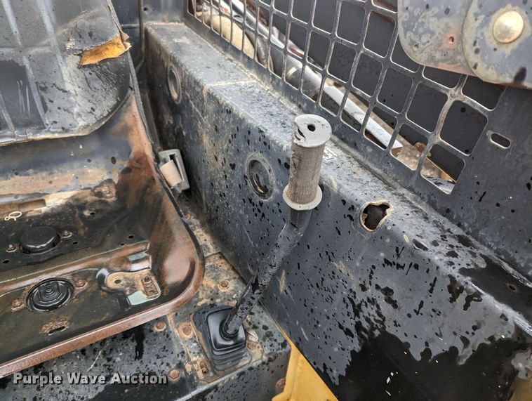 image for item LF9552 1996 New Holland LX865  skid steer loader