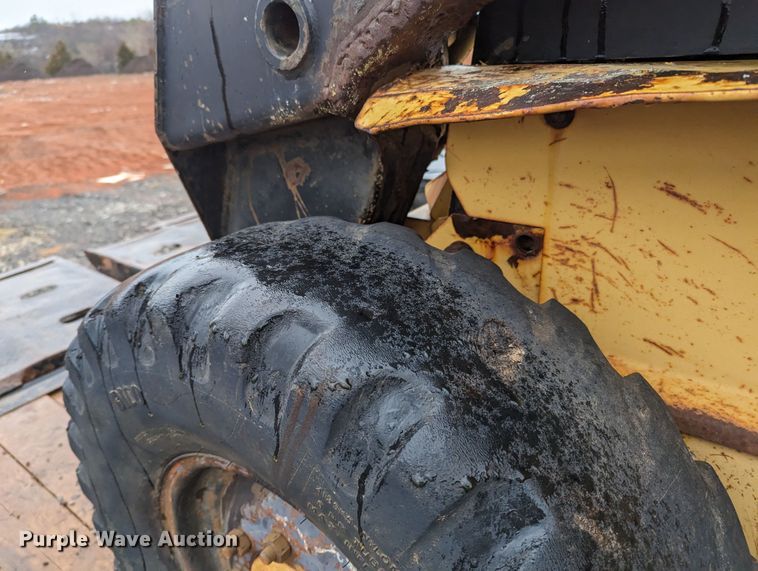 image for item LF9552 1996 New Holland LX865  skid steer loader