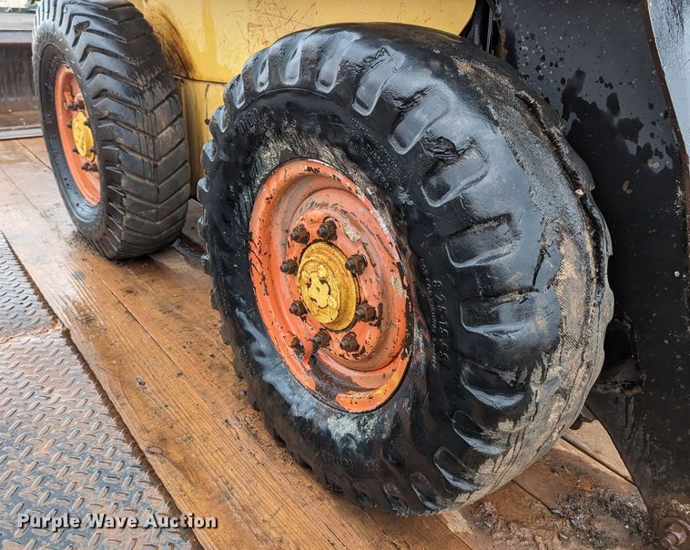 image for item LF9552 1996 New Holland LX865  skid steer loader