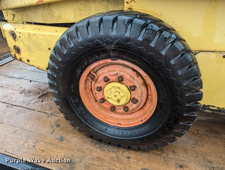 image for item LF9552 1996 New Holland LX865  skid steer loader