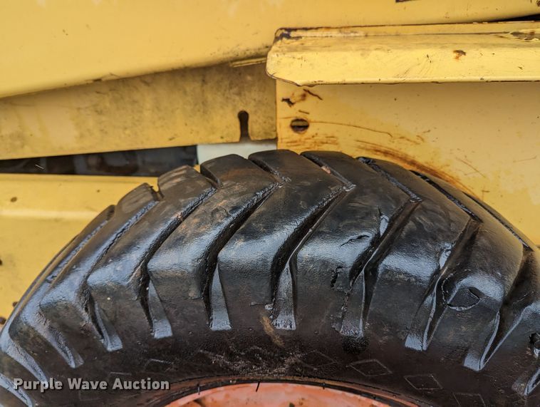 image for item LF9552 1996 New Holland LX865  skid steer loader