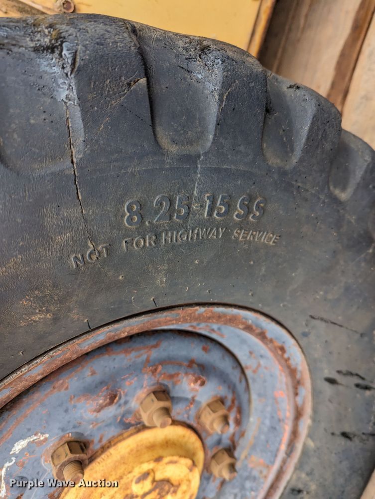 image for item LF9552 1996 New Holland LX865  skid steer loader