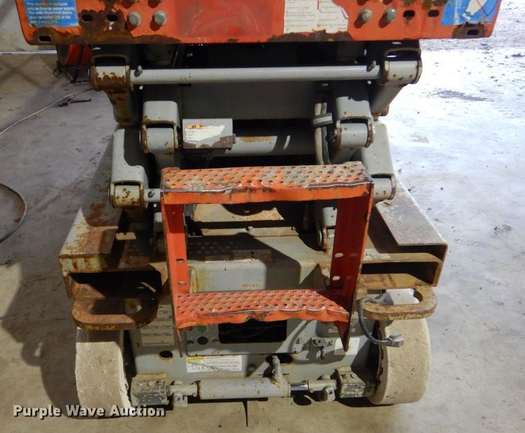 image for item LI9060 Skyjack SJIII3219  scissor lift