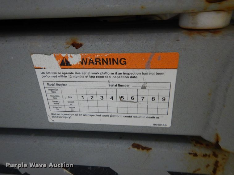 image for item LI9060 Skyjack SJIII3219  scissor lift