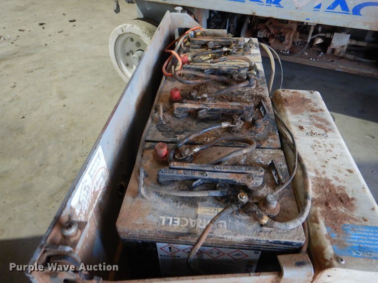 image for item LI9060 Skyjack SJIII3219  scissor lift