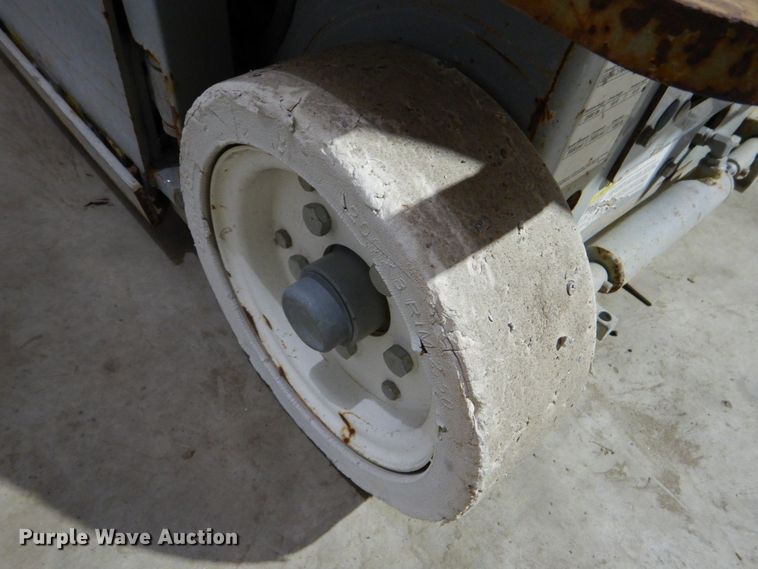 image for item LI9060 Skyjack SJIII3219  scissor lift