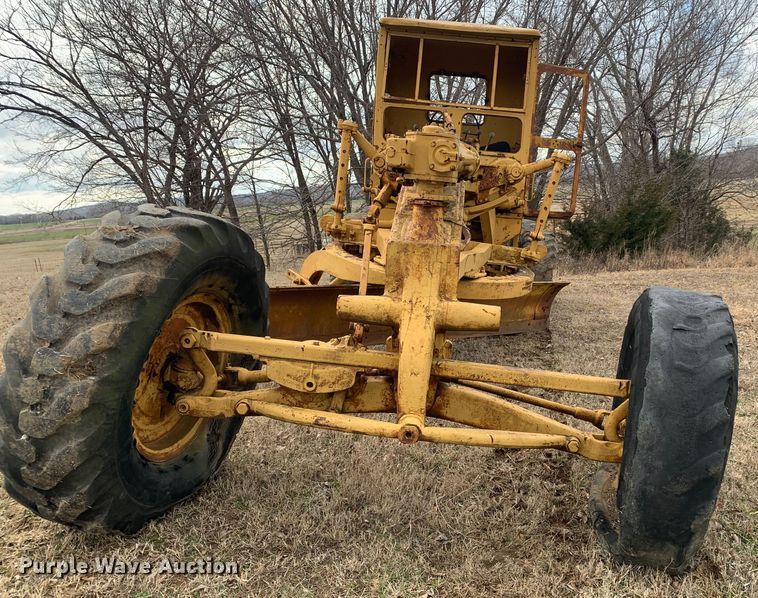 image for item LI9085 Caterpillar  rigid frame motor grader