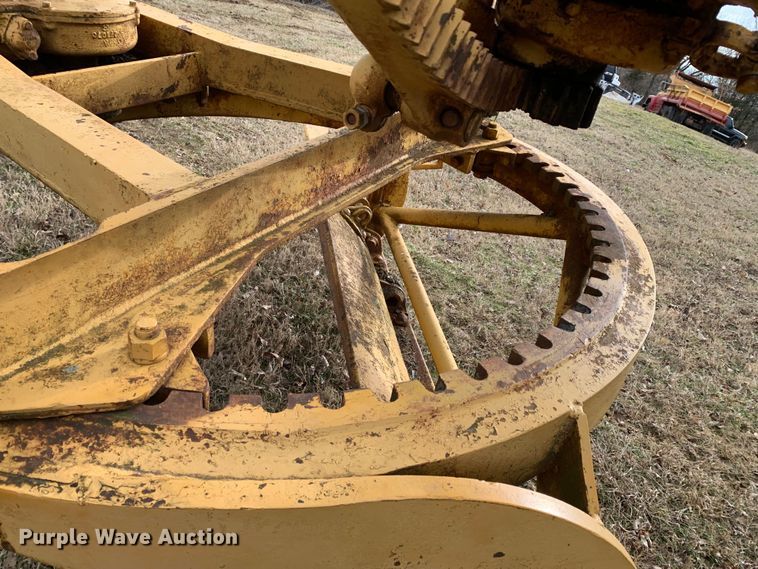 image for item LI9085 Caterpillar  rigid frame motor grader