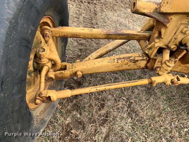 image for item LI9085 Caterpillar  rigid frame motor grader