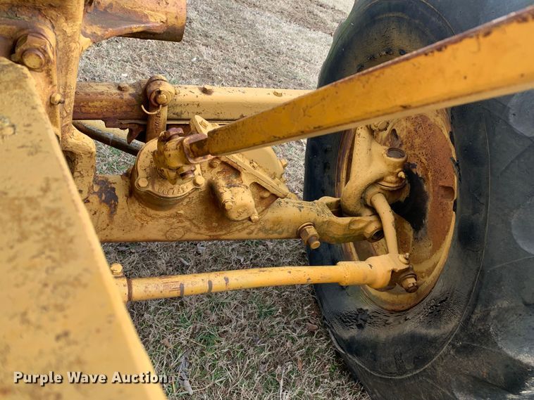 image for item LI9085 Caterpillar  rigid frame motor grader