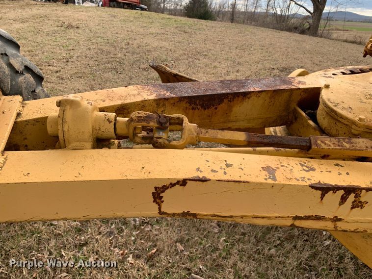 image for item LI9085 Caterpillar  rigid frame motor grader