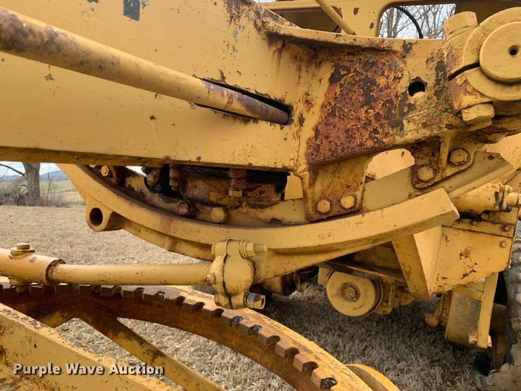 image for item LI9085 Caterpillar  rigid frame motor grader