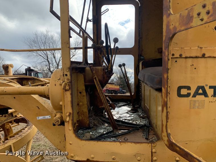 image for item LI9085 Caterpillar  rigid frame motor grader