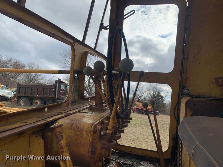 image for item LI9085 Caterpillar  rigid frame motor grader