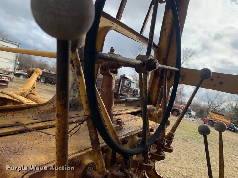 image for item LI9085 Caterpillar  rigid frame motor grader