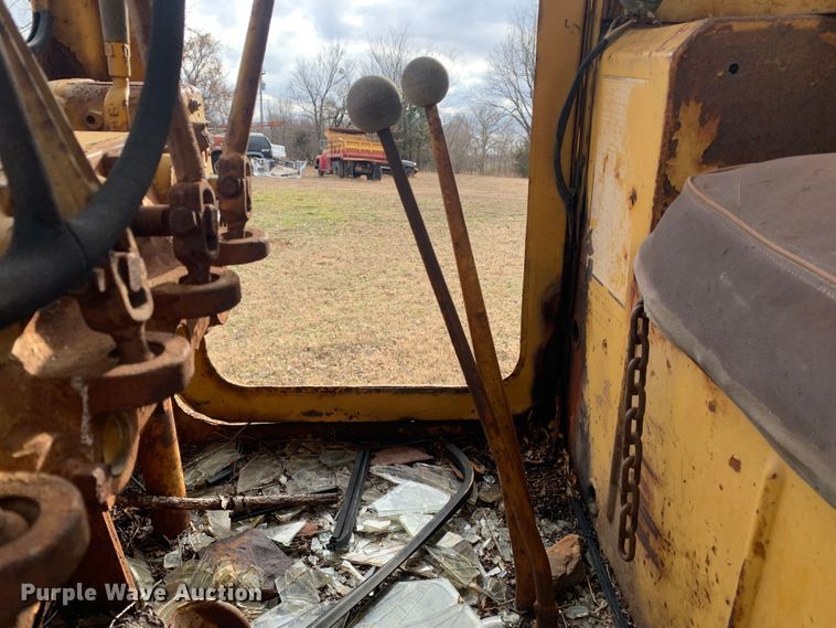 image for item LI9085 Caterpillar  rigid frame motor grader