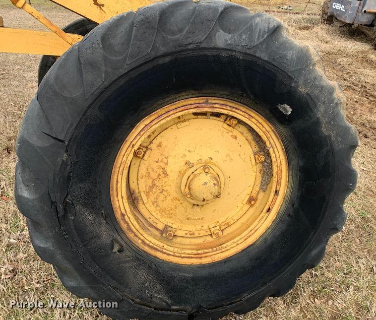 image for item LI9085 Caterpillar  rigid frame motor grader