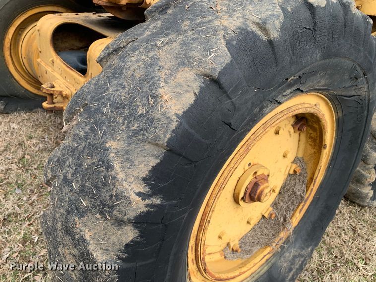 image for item LI9085 Caterpillar  rigid frame motor grader