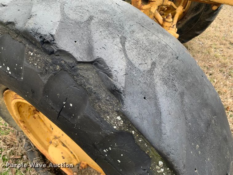 image for item LI9085 Caterpillar  rigid frame motor grader