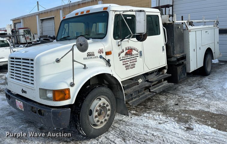 image for item LT9346 1999 International 4700  Crew Cab utility / service truck
