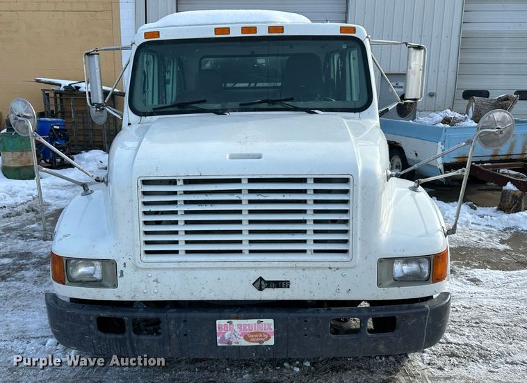 image for item LT9346 1999 International 4700  Crew Cab utility / service truck