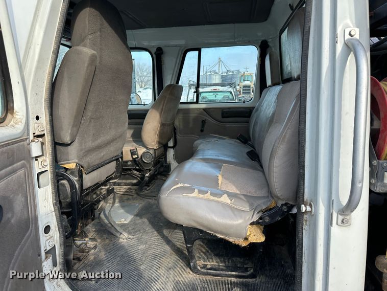 image for item LT9346 1999 International 4700  Crew Cab utility / service truck