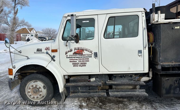 image for item LT9346 1999 International 4700  Crew Cab utility / service truck