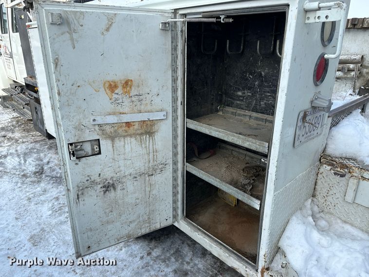 image for item LT9346 1999 International 4700  Crew Cab utility / service truck