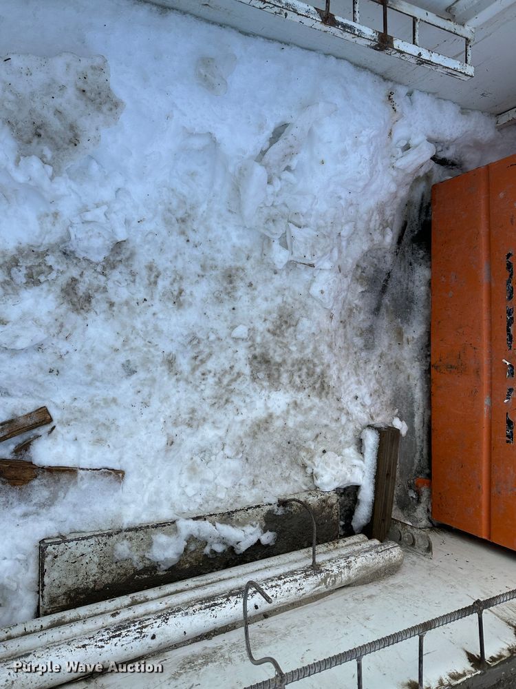 image for item LT9346 1999 International 4700  Crew Cab utility / service truck