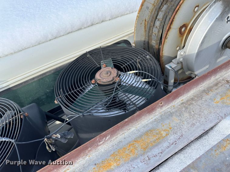 image for item LT9346 1999 International 4700  Crew Cab utility / service truck