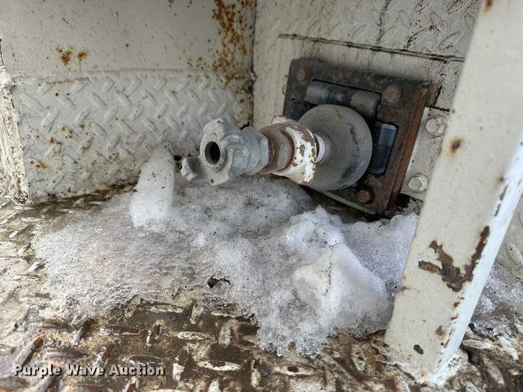 image for item LT9346 1999 International 4700  Crew Cab utility / service truck