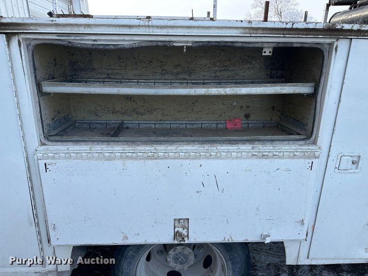 image for item LT9346 1999 International 4700  Crew Cab utility / service truck