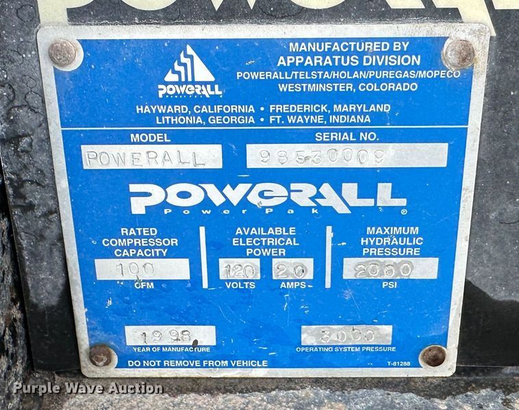 image for item LT9346 1999 International 4700  Crew Cab utility / service truck