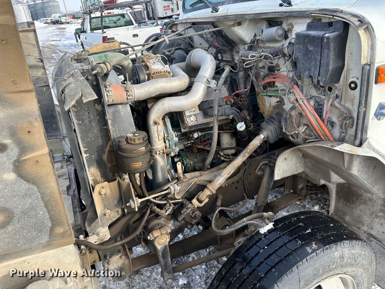 image for item LT9346 1999 International 4700  Crew Cab utility / service truck