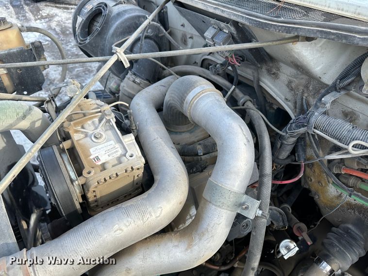 image for item LT9346 1999 International 4700  Crew Cab utility / service truck