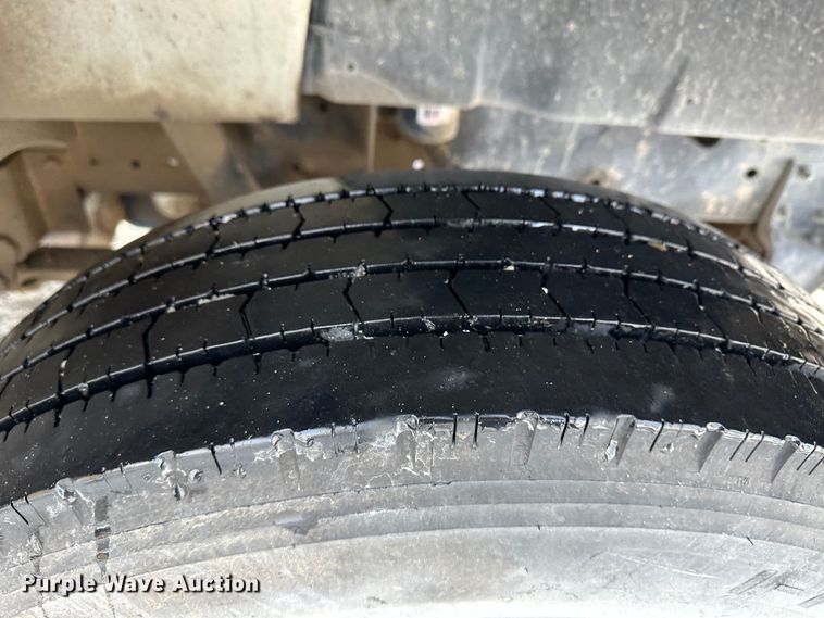 image for item LT9346 1999 International 4700  Crew Cab utility / service truck