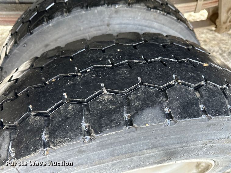 image for item LT9346 1999 International 4700  Crew Cab utility / service truck