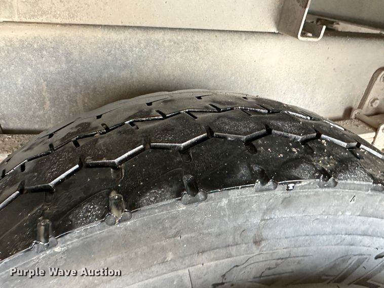 image for item LT9346 1999 International 4700  Crew Cab utility / service truck